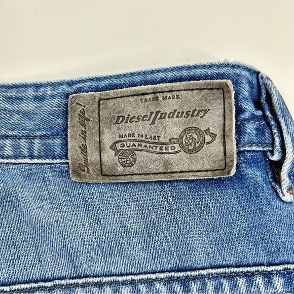 DIESEL Men’s Thavar Slim Skinny Classic Wash Blue Jean Cut‎ Off Shorts Jorts 31 - Picture 12 of 12